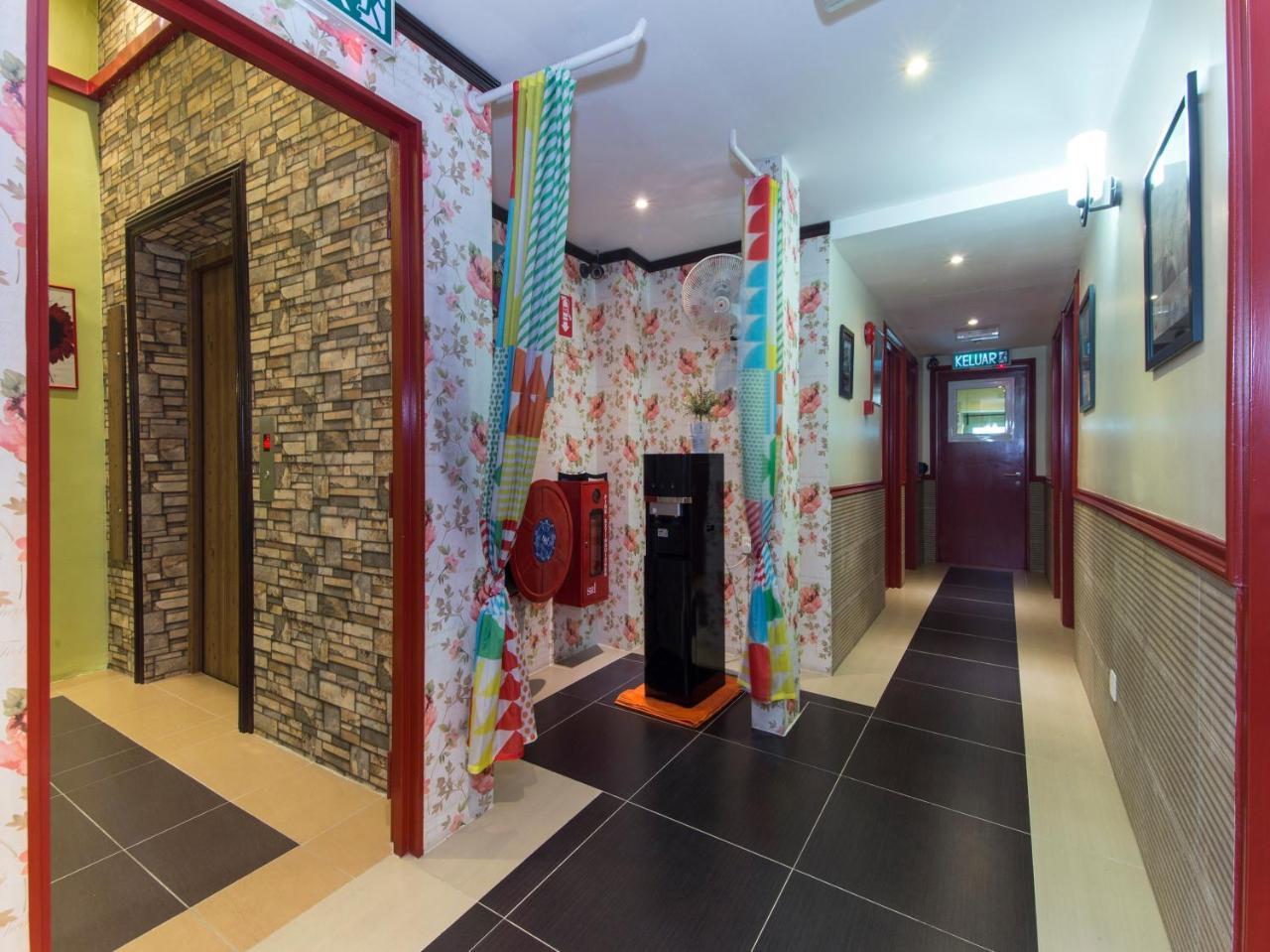 Oyo 604 Hotel Est Equine Park Seri Kembangan Eksteriør bilde