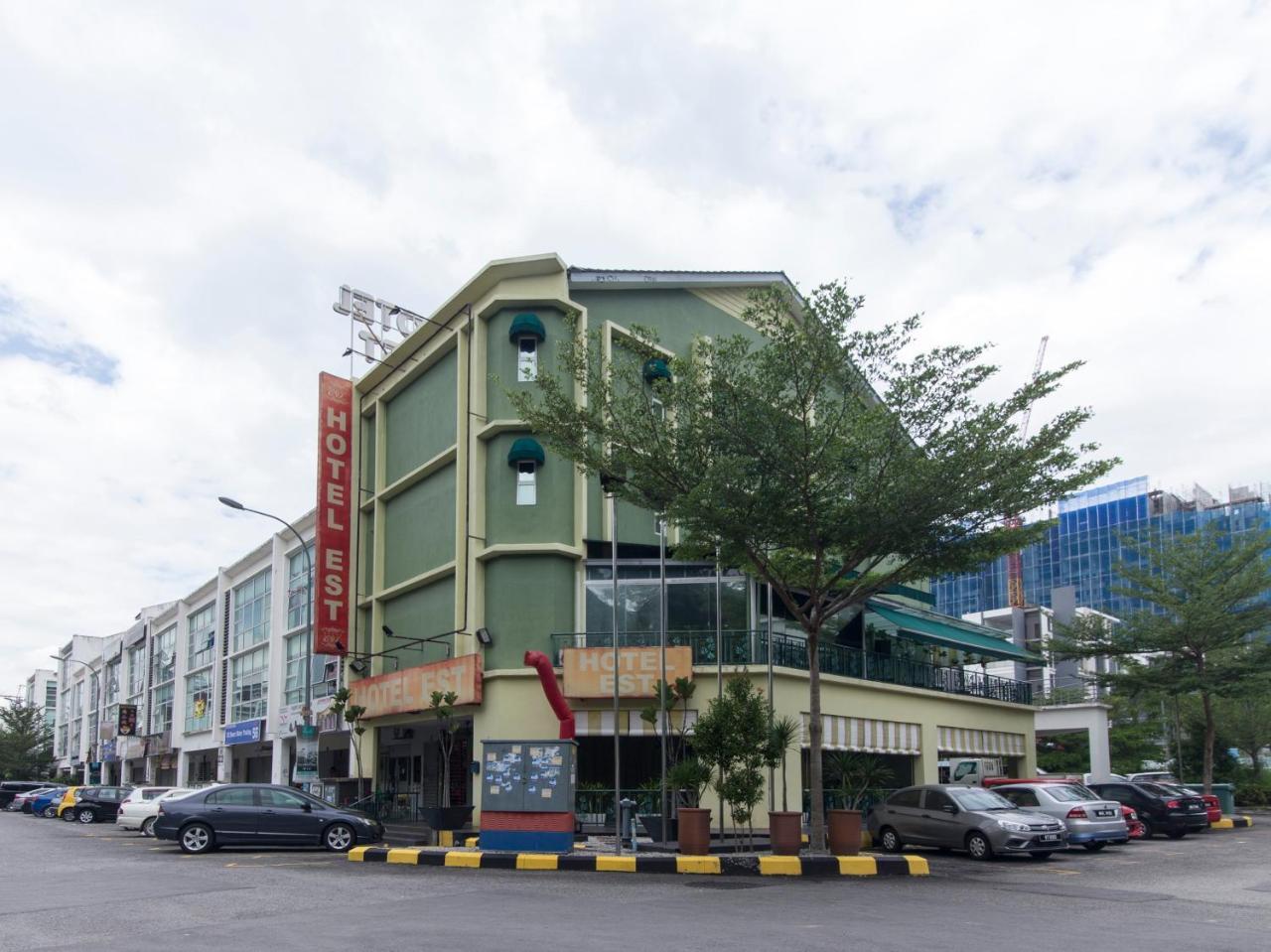 Oyo 604 Hotel Est Equine Park Seri Kembangan Eksteriør bilde