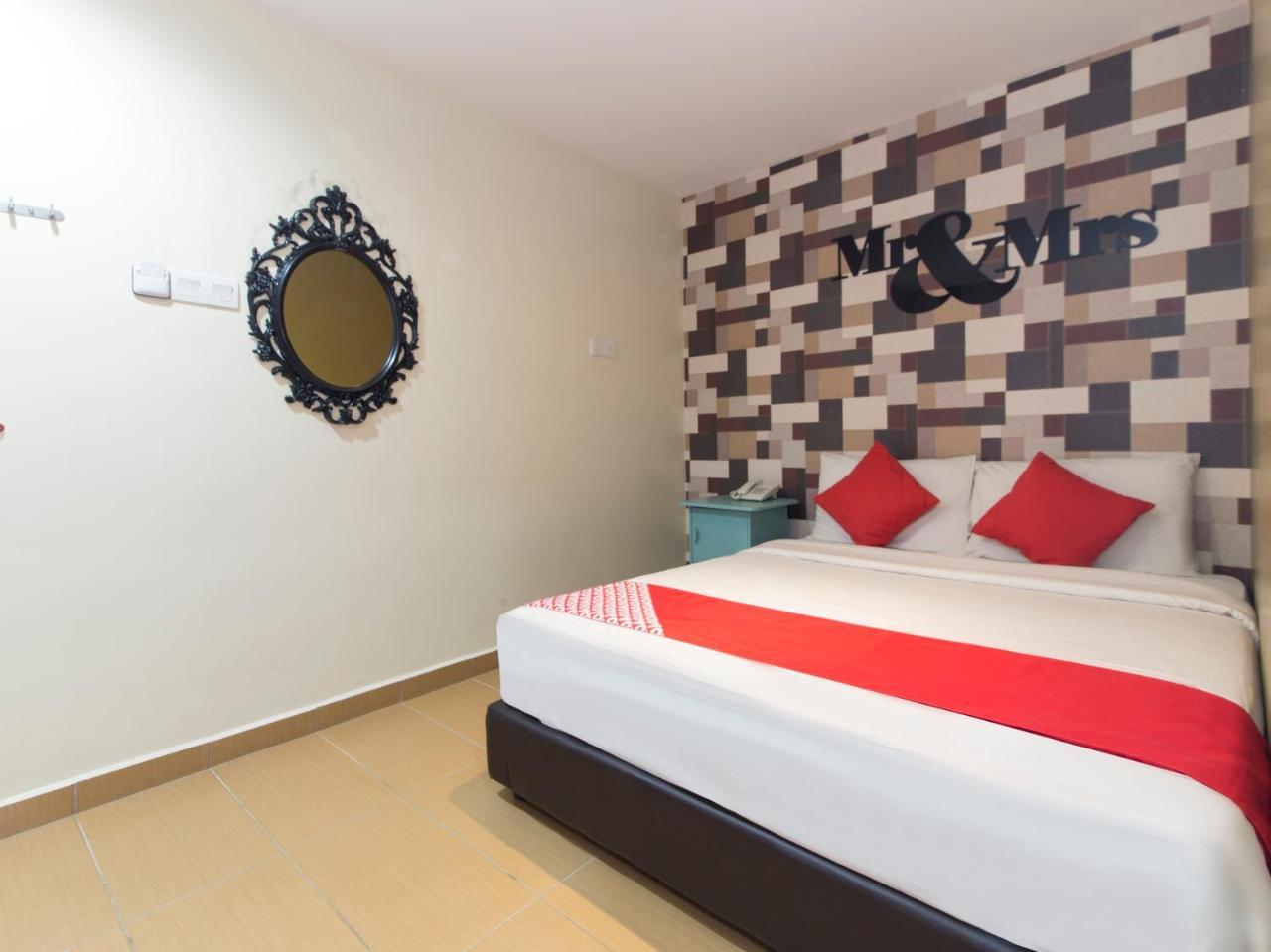 Oyo 604 Hotel Est Equine Park Seri Kembangan Eksteriør bilde